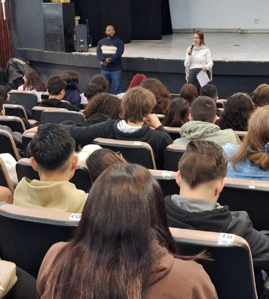 Estudantes da E.M. “Dr. Getúlio Vargas” participam de palestra da OAB Sorocaba sobre “Prevenção à Violência Doméstica e Direitos da Mulher”