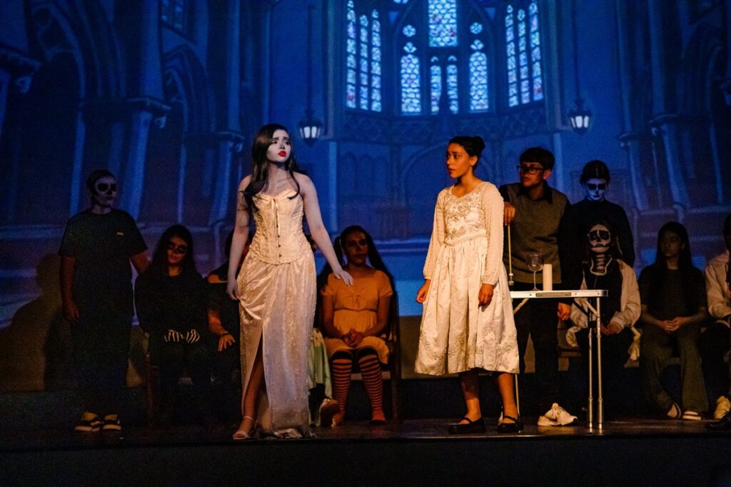 Escola usa teatro para desenvolver soft skills nos alunos