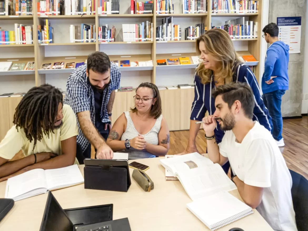 Valorização e formação continuada de professores, uma agenda essencial