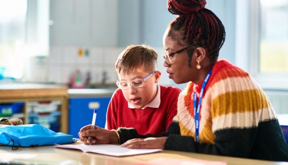 Formação de diretores escolares em Educação Especial