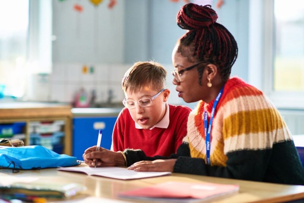 Formação de diretores escolares em Educação Especial