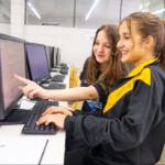 IA transforma práticas pedagógicas e já integra o cotidiano das escolas