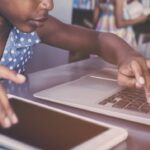 O que é Educação Midiática e por que ela é essencial no processo ensino-aprendizagem