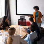 Quando o curso vira atalho: a falsa promessa da aprendizagem corporativa