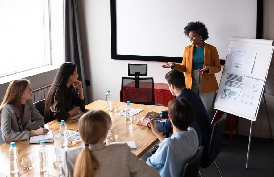 Quando o curso vira atalho: a falsa promessa da aprendizagem corporativa