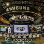 Samsung aposta em tecnologia aplicada à realidade escolar na Bett Brasil 2026