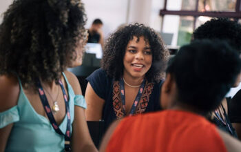 EUA oferecem 155 vagas para curso de inglês gratuito com foco em tecnologia e empreendedorismo