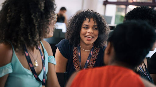 EUA oferecem 155 vagas para curso de inglês gratuito com foco em tecnologia e empreendedorismo