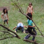Ócio nas férias favorece a criatividade e a autonomia infantil