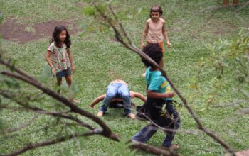 Ócio nas férias favorece a criatividade e a autonomia infantil