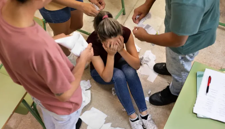 Pais de alunos agressores podem enfrentar multas e trabalho comunitário