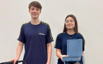 Estudantes desenvolvem cadeira de rodas controlada por expressões faciais